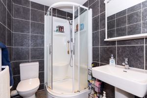 Ensuite- click for photo gallery